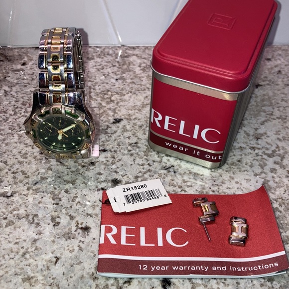 UEC Relic WET by Fossil men's watch two tone band with green face - Picture 8 of 11